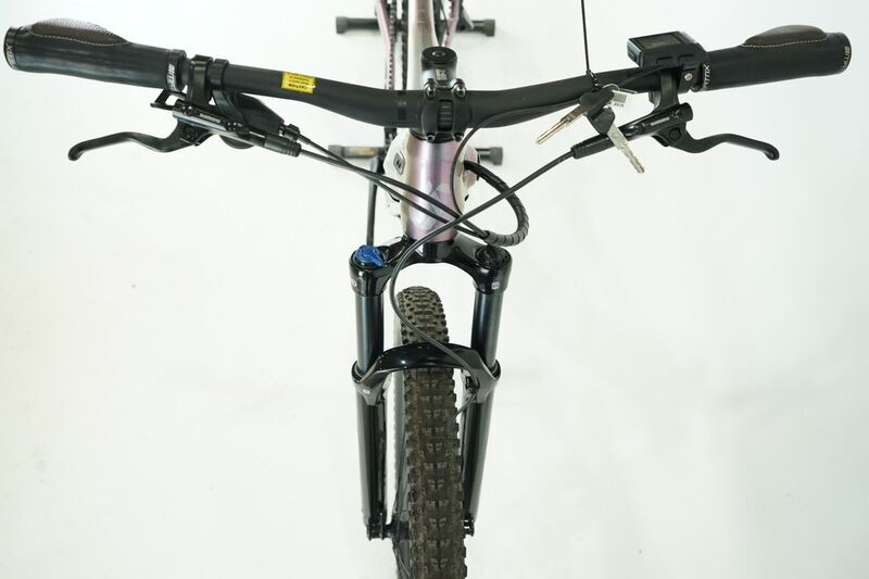 Liv Vall-E+ 2 (2023) | Diamond | silver | 27.5" | S | 100 - 500 km 4