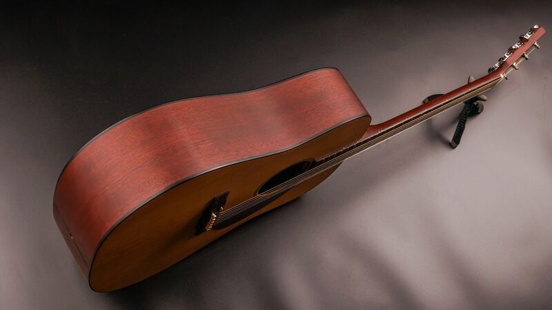 Martin DM Dreadnought mahagoni USA Nazareth + Case | mahagoni, image 3 of 5