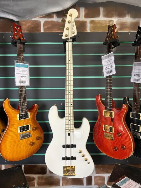 Maruszczyk Elwood 4a Gloss White Electric Bass | Gloss White, image 2 of 5