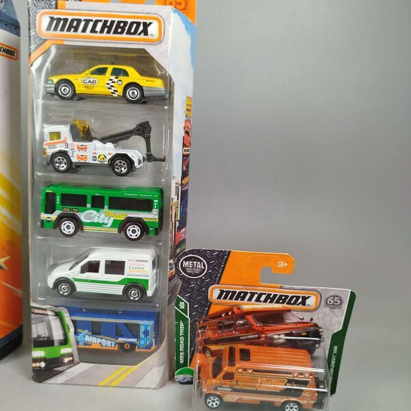 Matchbox Bundle Top Gun Maverick Airport Off Road Road Trip Set von 4 Spielzeugautose | multicolored, image 3 of 3