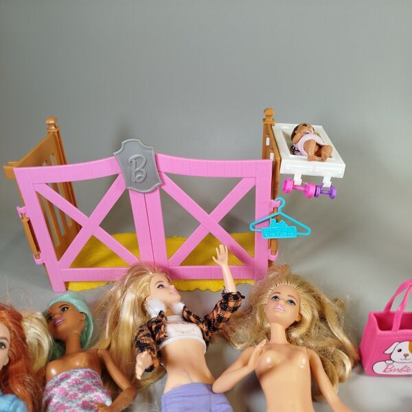 Mattel Barbie-Puppen Set von 8 mit Zubehör | mehrfarbig 4