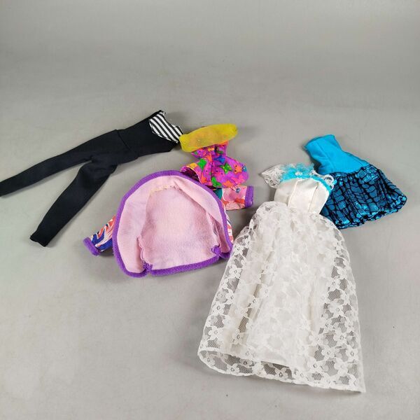 Mattel Bundle Barbie 4x Modepuppen mit Kleidern & Accessoirese | mehrfarbig, image 3 of 3