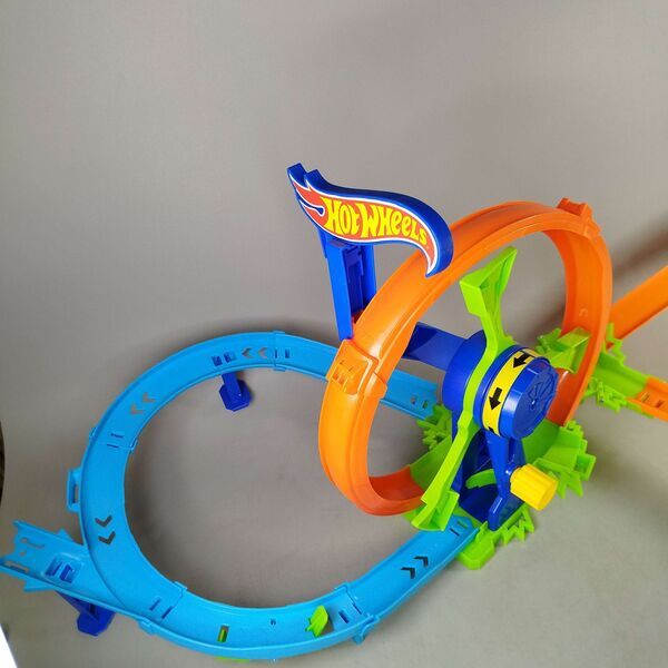 Mattel Looping & Booster Racing Track | multicoloured, image 2 of 4