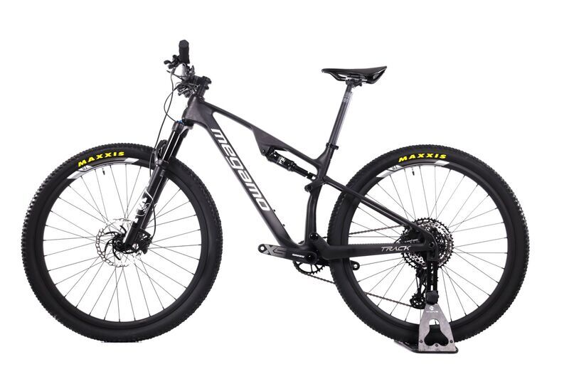 Megamo Track 10 (2023) | Diamond | black | 29" | S 3