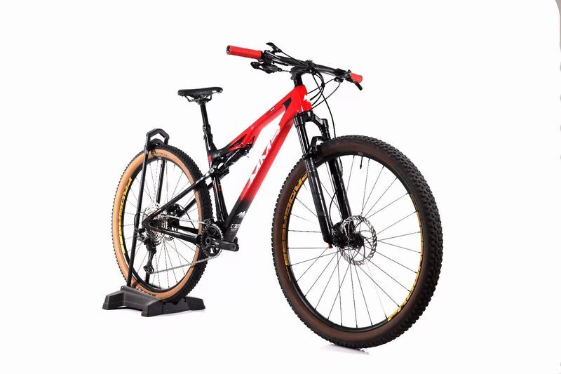 MMR Kenta Ltd (2021) | Diamante | rosso | 29" | M 2
