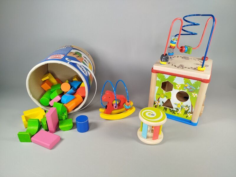 Motorikspiel-Bundle mit Holzbausteinen, Sortierwürfel & Greifspielzeug | multicolored 1