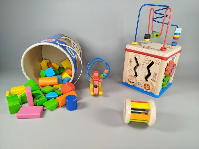 Motorikspiel-Bundle mit Holzbausteinen, Sortierwürfel & Greifspielzeug | multicolored 2