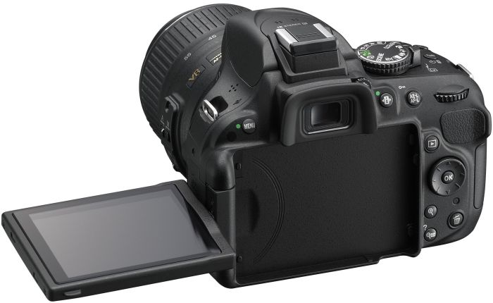 Nikon D5200希少ブラウン スマホ転送OK☆Nikon D5200ダブルセット☆希少なブラウンカラー♪