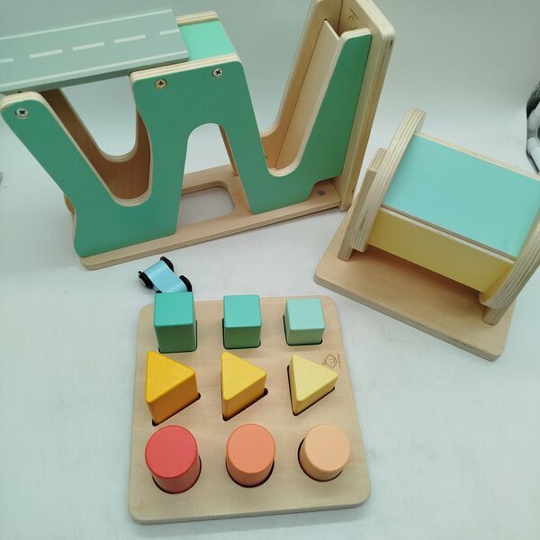 Oh My baby Bundle wooden toy set von 4 workbench, stacking toy, rattle & Autorennbahne | multicolored, image 2 of 2