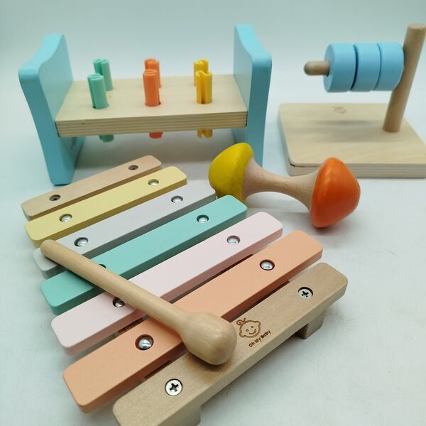 Oh My baby Bundle set von 4 Holzspielzeug xylophone, stacking toy, Stapelringe, rattle | multicolored, image 1 of 3