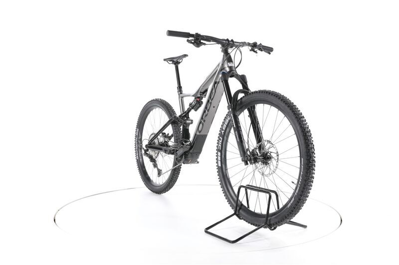 Orbea Rise H15 (2022) | Diamond | silver/black | 29" | L | > 3000 km | 540 Wh 5