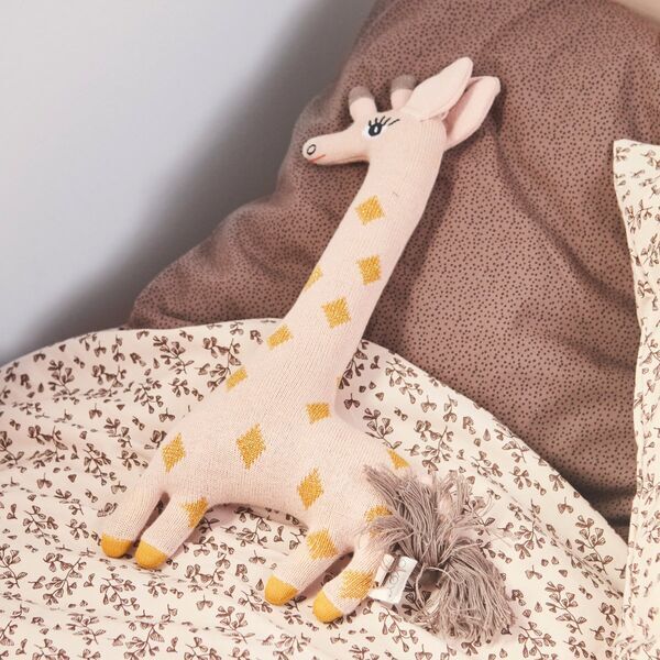 OYOY MINI Darling - baby Guggi giraffe | pink, image 2 of 2