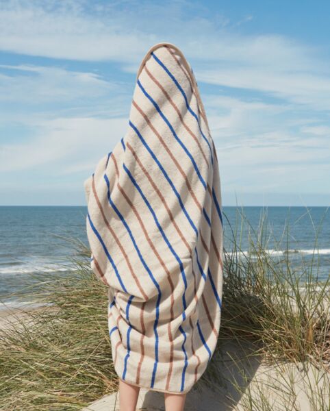 OYOY MINI Raita Hooded Towel | Braun, image 2 of 2