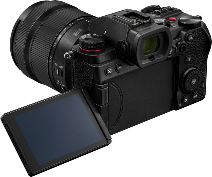 Panasonic Lumix DC-S5D | Black | Lumix S 28-200mm 4.0-7.1 Macro OIS, image 2 of 4