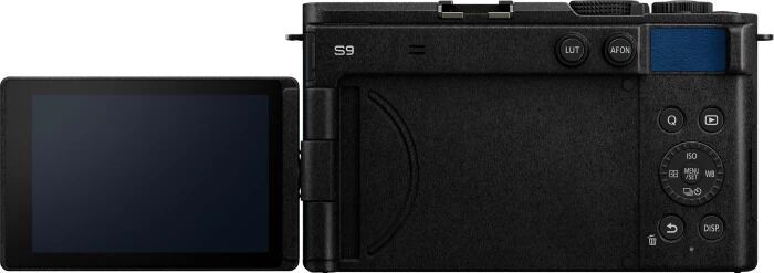 Panasonic Lumix DC-S9 | blau 3