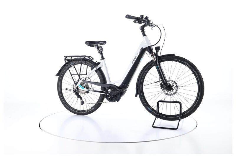 Pegasus Premio EVO 10 Lite (2022) | Low Entry | black/white | 28" | 45 cm | 500 - 1000 km | 500 Wh, image 2 of 5