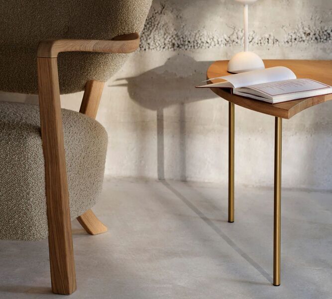 Pinwheel HM7 side table oak wood steel brown | brown, image 1 of 3