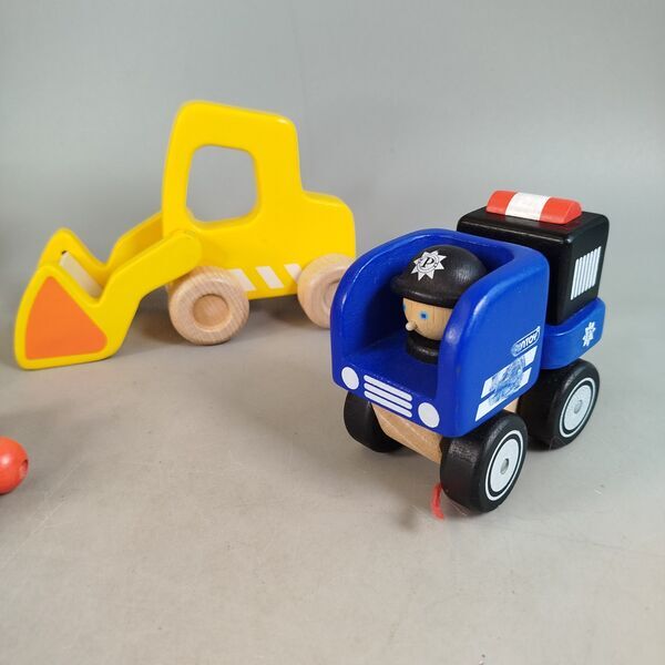 PlanToys Bundle set von 4 police, train, excavator & Feuerwehrautoe | multicolored, image 2 of 3