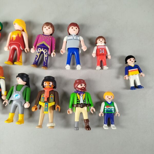 Playmobil Bundle 14x Spielzeugfigurene | multicolored, image 2 of 2