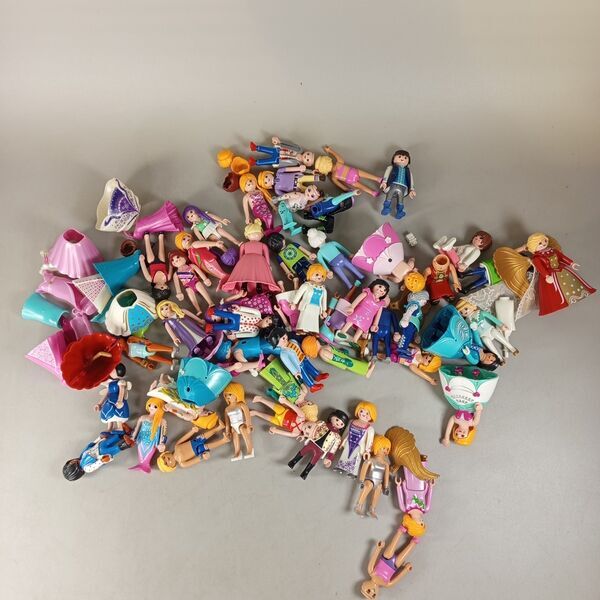 Playmobil Bundle 49x Figuren & Zubehöre | mehrfarbig, image 1 of 2