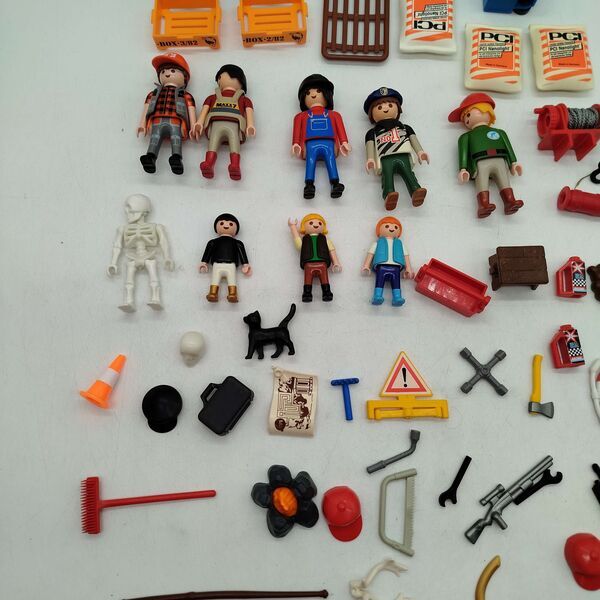 Playmobil Bundle 9x Figuren & Zubehöre | multicolored, image 1 of 3