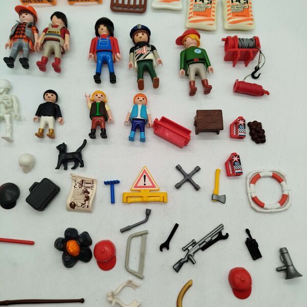 Playmobil Bundle 9x Figuren & Zubehöre | multicolored, image 2 of 3