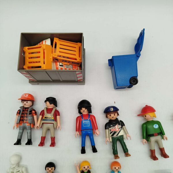 Playmobil Bundle 9x Figuren & Zubehöre | multicolored, image 3 of 3