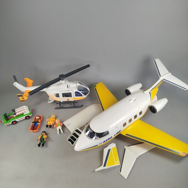 Playmobil Bundle Aero Line Set von 7 Flugzeug, Hubschrauber & Rettungsfahrzeug mit 4 Figuren | mehrfarbig, image 1 of 4