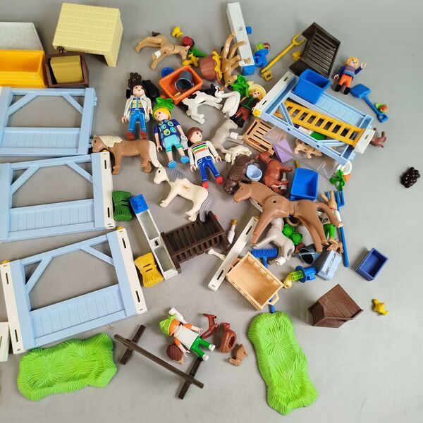 Playmobil Bundle Bauernhof Pferde & Figurene | mehrfarbig, image 1 of 2