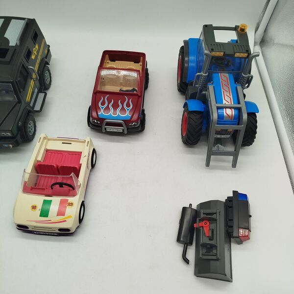 Playmobil Bundle Fahrzeuge Set von 4 Traktor, Geldtransporter & 2 Cabriose | multicolored, image 1 of 3