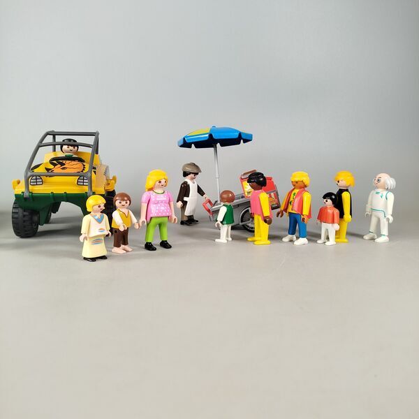 Playmobil Bundle Figuren & Fahrzeugee | multicolored, image 1 of 3