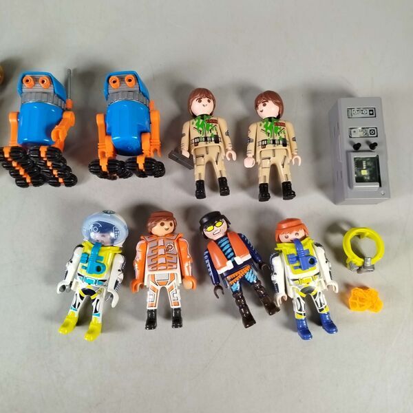 Playmobil Bundle Ghostbusters Set of 21 Figures & Accessories | multicoloured, image 4 of 5