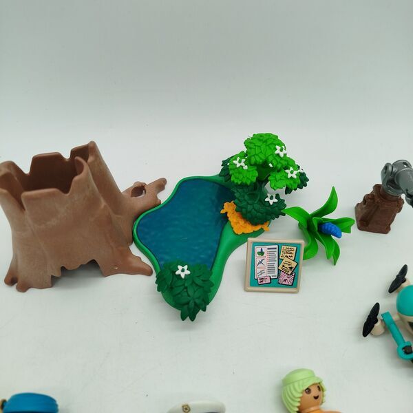 Playmobil Bundle people & animals figures & accessories | multicolored, image 1 of 2