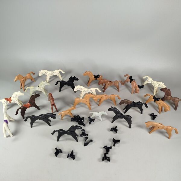 Playmobil Bundle horses 23x play horses & accessories | multicolored, image 1 of 3