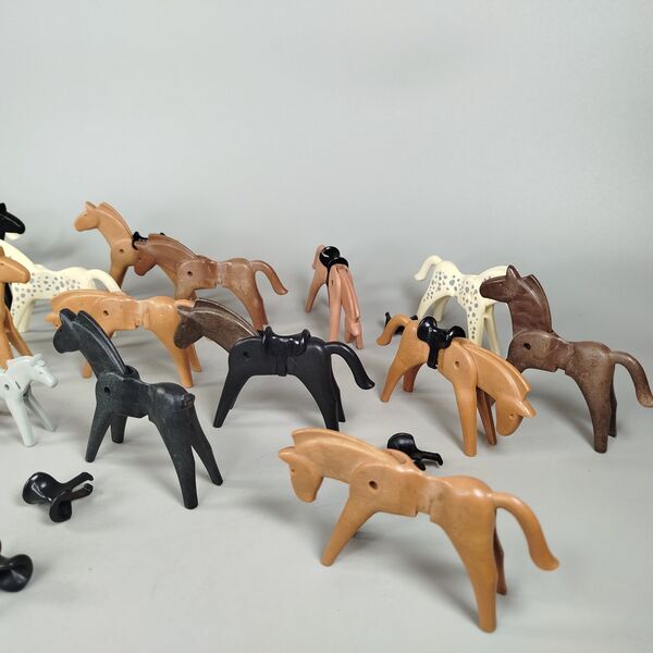 Playmobil Bundle horses 23x play horses & accessories | multicolored, image 2 of 3