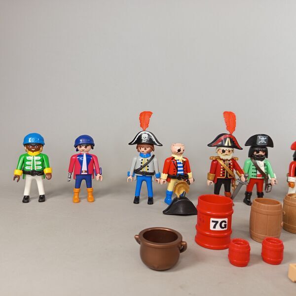 Playmobil Bundle pirates 13x figures & accessories | multicolored, image 2 of 3