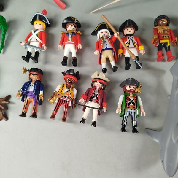Playmobil Bundle pirates ship mit 15 figures & accessories | multicolored, image 2 of 4