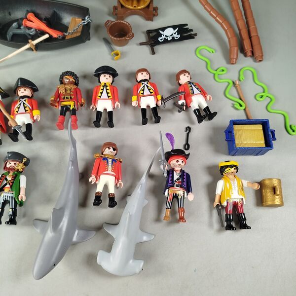 Playmobil Bundle pirates ship mit 15 figures & accessories | multicolored, image 3 of 4