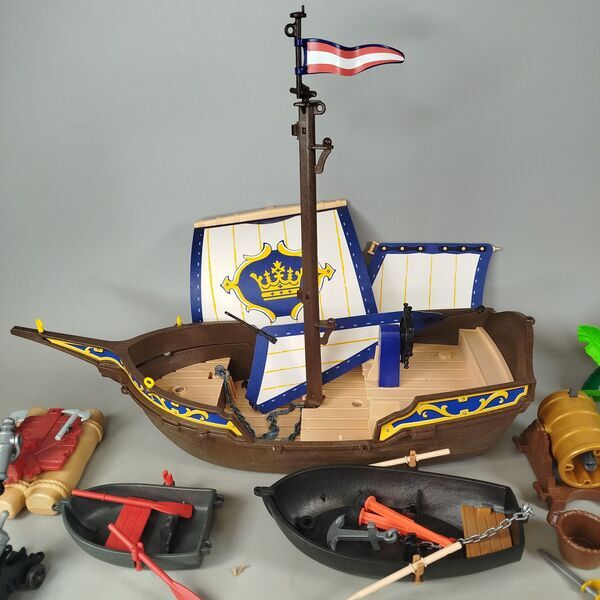 Playmobil Bundle pirates ship mit 15 figures & accessories | multicolored, image 4 of 4