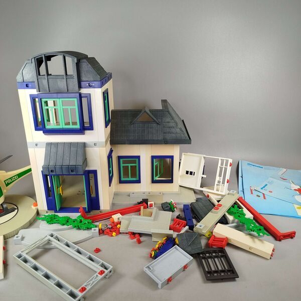Playmobil Bundle Polizei 3907 3988 Set von 2 Station & Hubschraubere | mehrfarbig, image 3 of 4