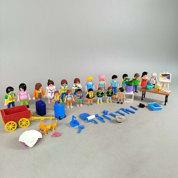 Playmobil Bundle Ponyhof Figuren & Zubehöre | multicolored, image 1 of 2