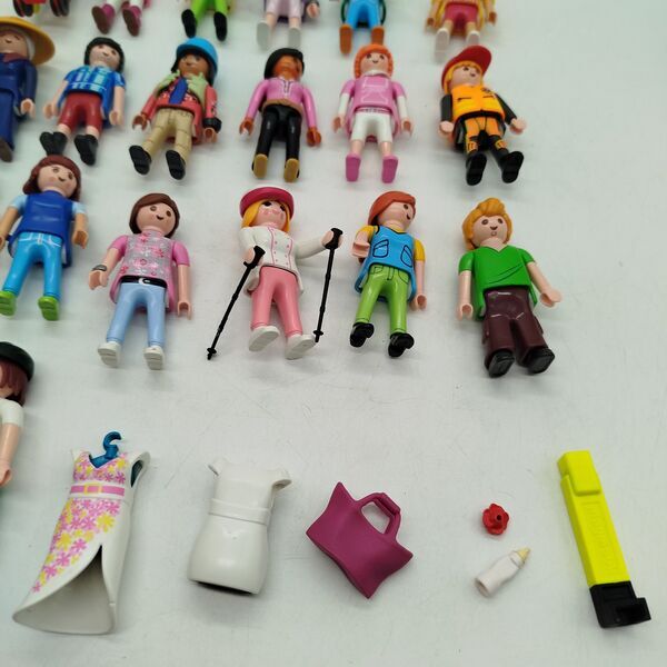 Playmobil Bundle Set von 20 Figuren mit Zubehöre | mehrfarbig, image 1 of 2