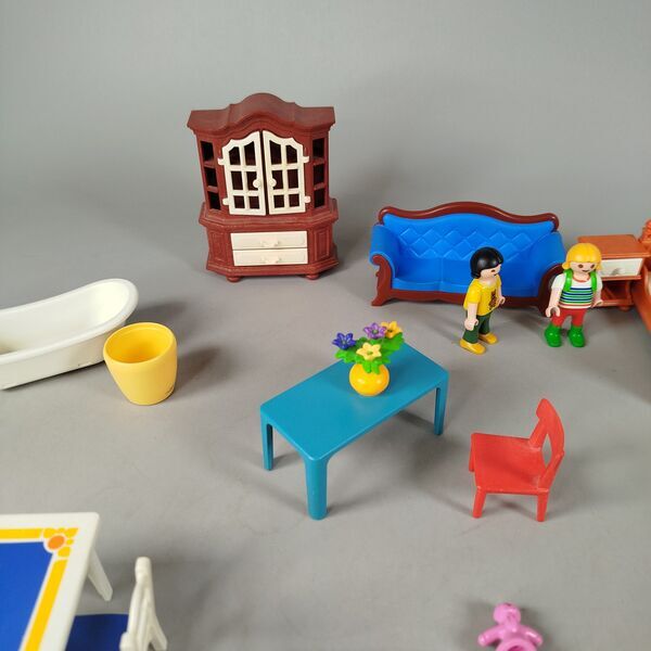 Playmobil Bundle Set von 21 Figuren, Möbel & Tieree | multicolored, image 2 of 5
