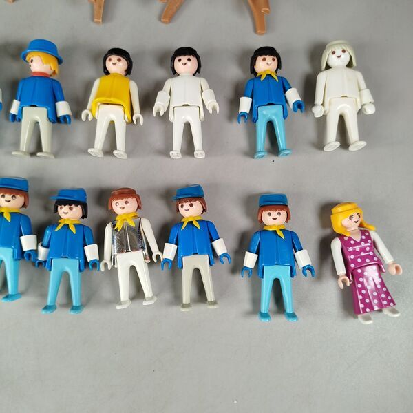 Playmobil Bundle Set von 23 Figuren & 3 Pferdee | multicolored, image 2 of 3