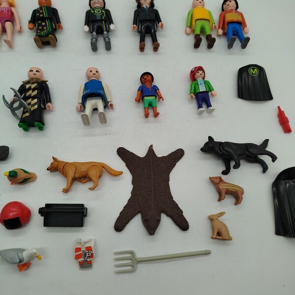 Playmobil Bundle set von 27 people & animals figures | multicolored, image 1 of 3