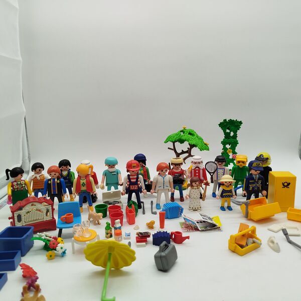Playmobil Bundle Stadt set von 20 figures & accessories | multicolored, image 1 of 3