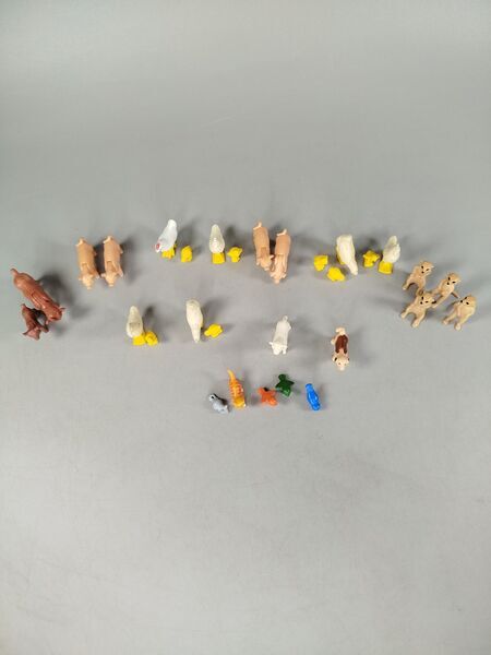 Playmobil Bundle animals set of 30 animal figures | multicolored, image 1 of 3