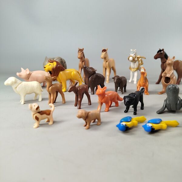 Playmobil Bundle Tiere Set von 42 Figuren & Zubehör | mehrfarbig, image 1 of 4