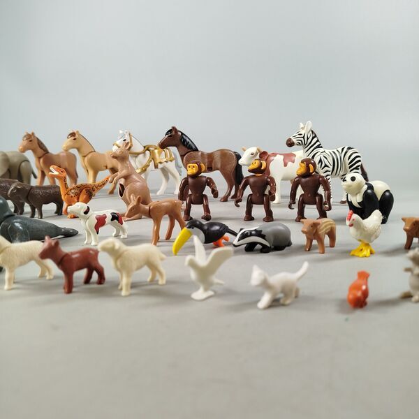 Playmobil Bundle Tiere Set von 42 Figuren & Zubehör | mehrfarbig, image 2 of 4