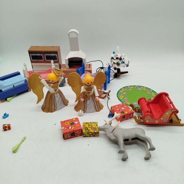 Playmobil Bundle Weihnachten Figuren & Zubehör mit Kamin & Schlittene | multicolored, image 3 of 3